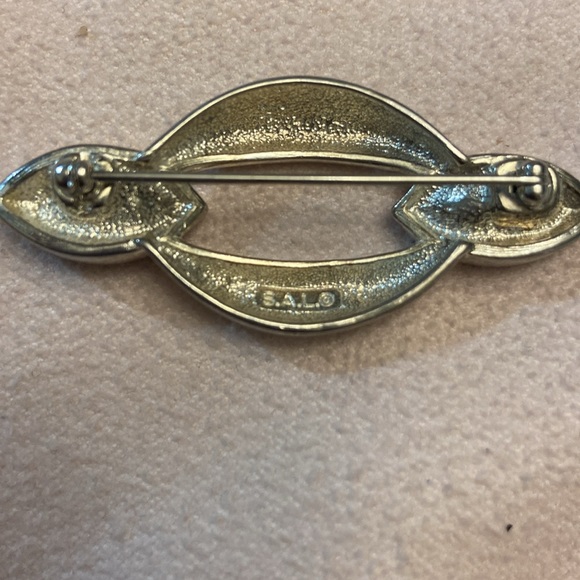 VINTAGE Rare signed S.A.L swarovski Clear Crystal Silver Toned Oval Pin Brooch - Picture 4 of 4